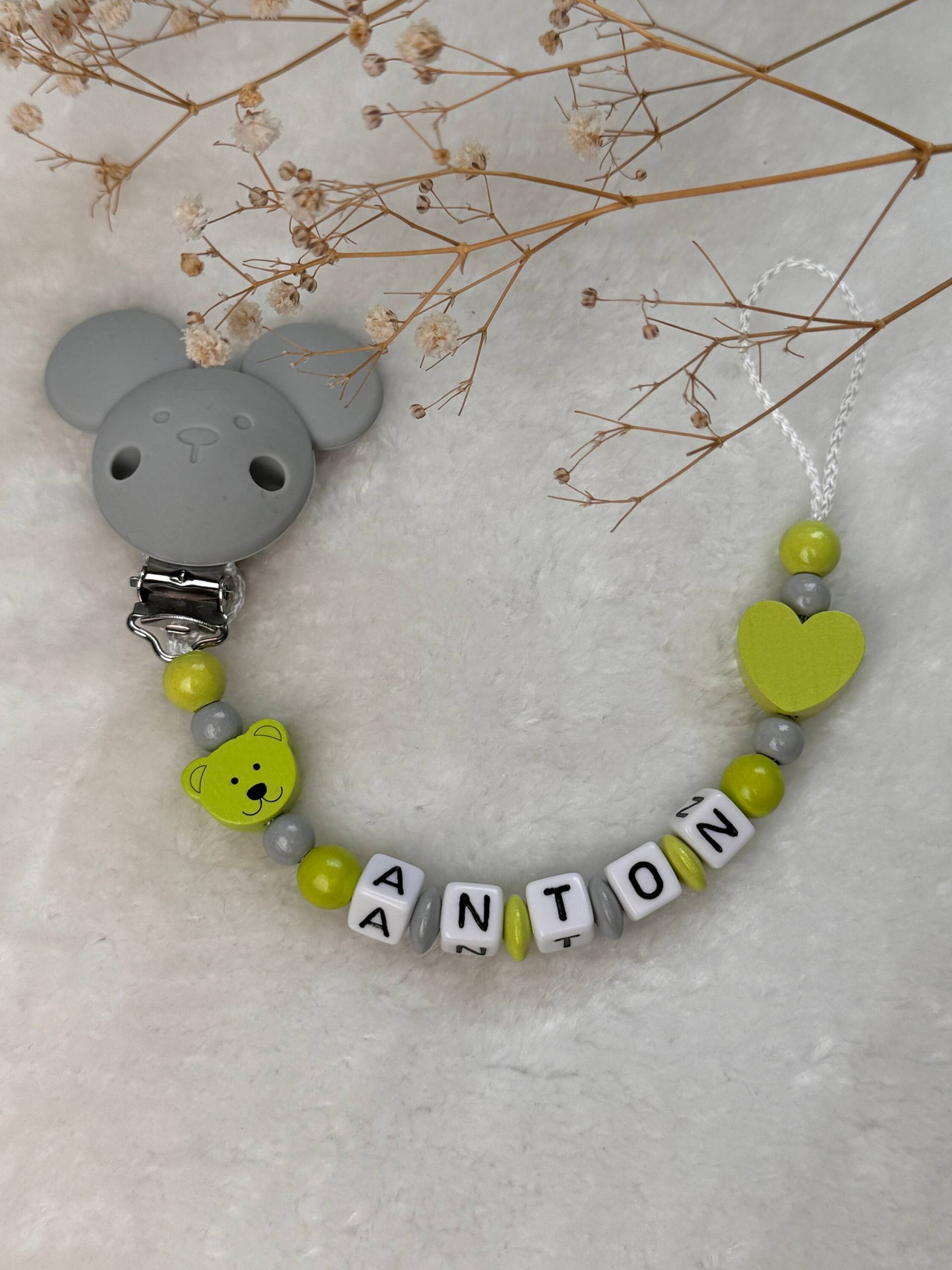 Schnullerkette Mit Namen Grau Hellgrün | Limettengrün Geschenkidee Babyparty - Personalisiert Schnullerkette Mit Namen Grau Hellgrün | Limettengrün Geschenkidee Babyparty - Personalisiert von GlamAccessoires