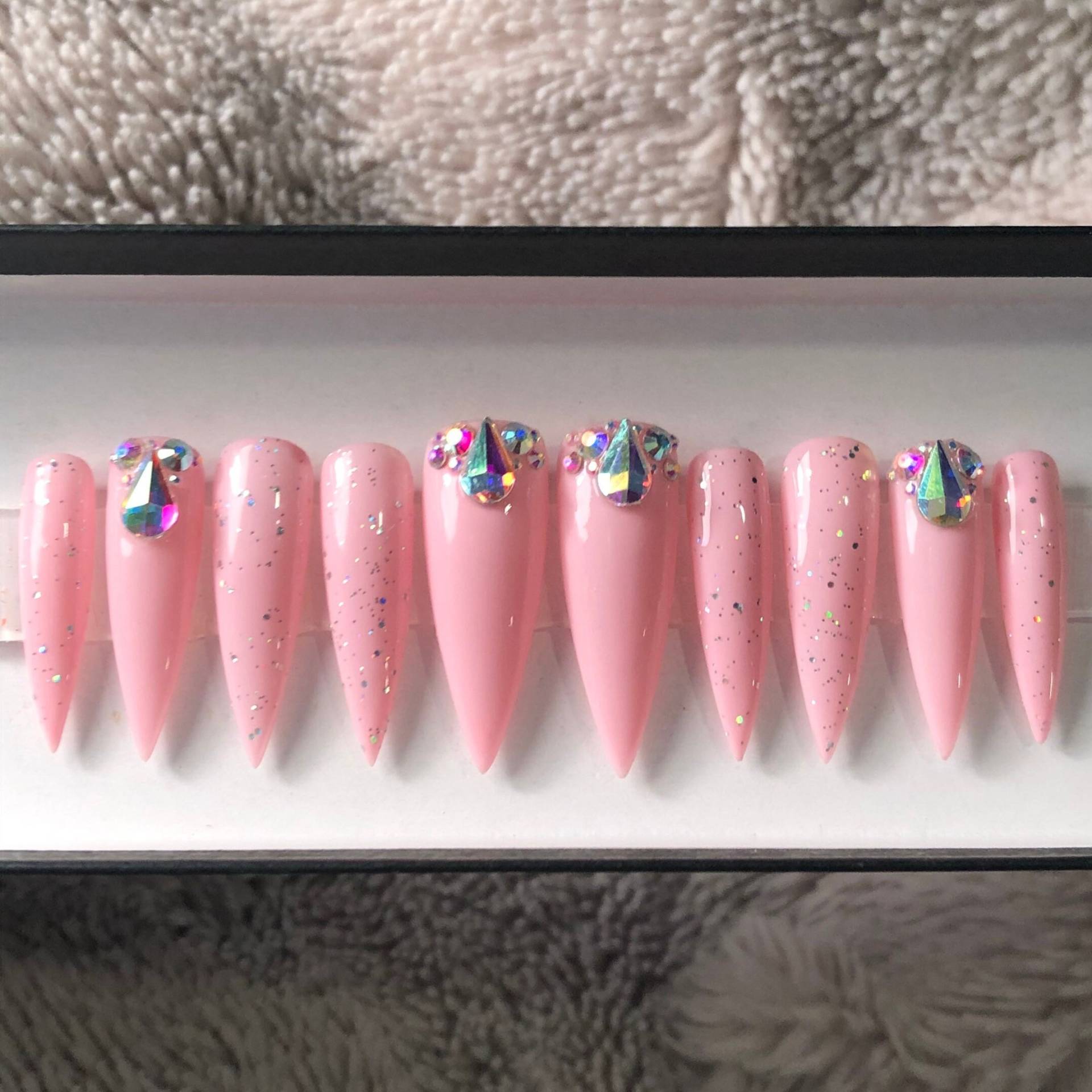 Prinzessin Pink Press On Nails - Mit Glitzer Und Kristallen von GleeshNailBoutique