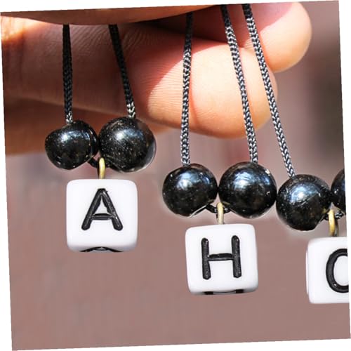 Gogogmee 100 Stück Acryl Buchstabenperlen Quadratisch Schmuckzubehör für DIY Armbänder Bastelset Sicher Geruchlos Leicht zu Reinigen von Gogogmee