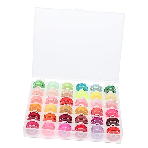 Gogogmee 1Satz Nähgarn mit Farben und Aufbewahrungskoffer Transparentes Bobbin Case für Nähmaschinen für DIY Quilting und Stickarbeiten Staubgeschützt und Praktisch Gogogmee 1Satz Nähgarn mit Farben und Aufbewahrungskoffer Transparentes Bobbin Case für Nähmaschinen für DIY Quilting und Stickarbeiten Staubgeschützt und Praktisch von Gogogmee