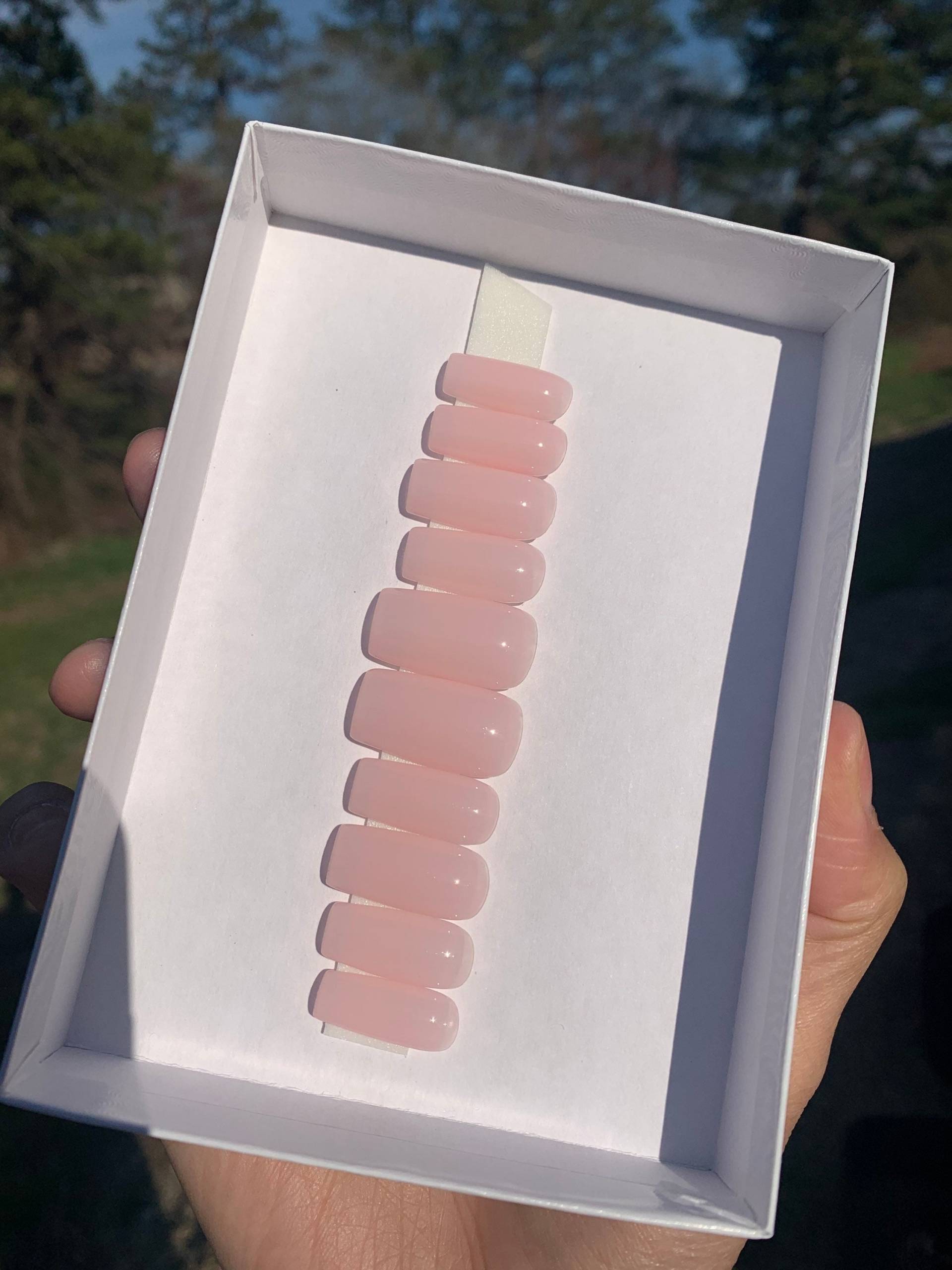 Schaumbad | Opi Transparentes Rosa Handgefertigt Drücken Sie Auf Nägel von GoldenThirtyNails