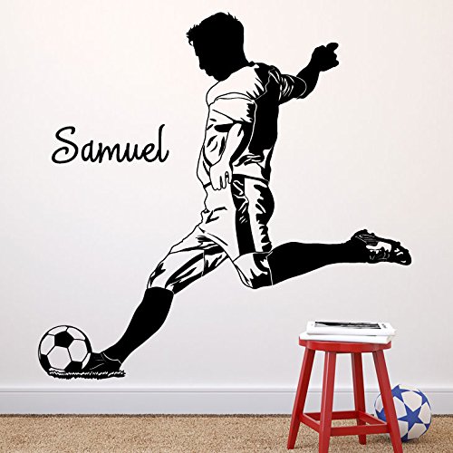 Grandora Wandtattoo Wunschname + Fußballspieler I azurblau (BxH) 91 x 90 cm I Kinderzimmer Fußball Jungs Sticker Aufkleber Wandaufkleber Wandsticker W5478 von Grandora