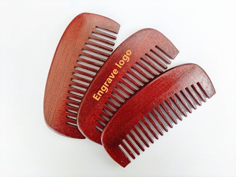 Anpassen Logo-Handgefertigte Rote Bambusholz Bartkamm Breiter Zahn Bartpflege Pinsel Haarkämme Make-Up-Tool von GreatBeardCare