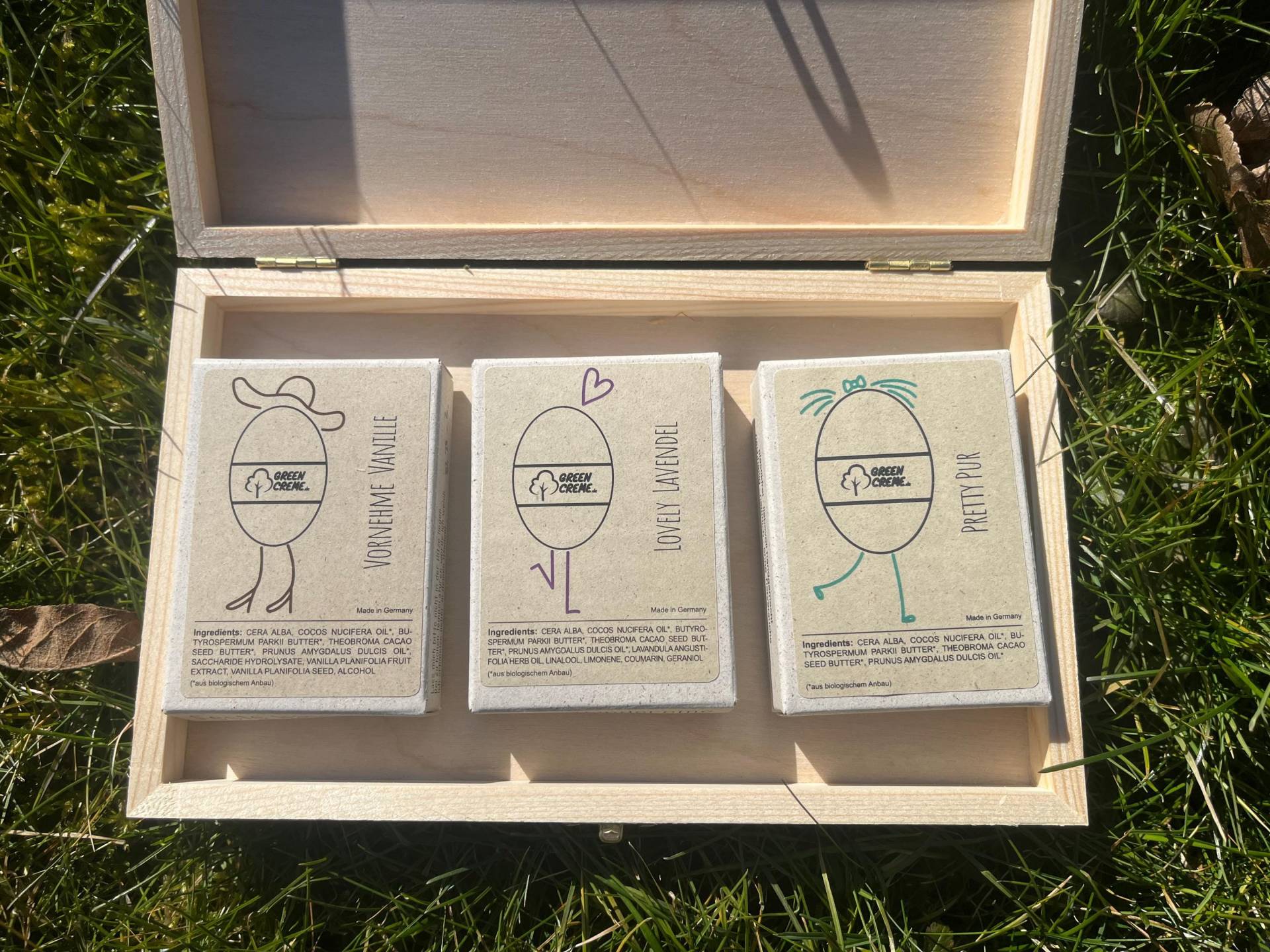 Holz Geschenkset - Insgesamt 90 Gramm Feste Handcreme Holz Geschenkset - Insgesamt 90 Gramm Feste Handcreme von GreencremeShop