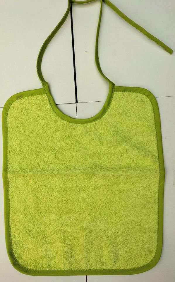 Lätzchen Hellgrün Mit Stickerei Neu Geschenk Geburt Taufe von GrothWerbung