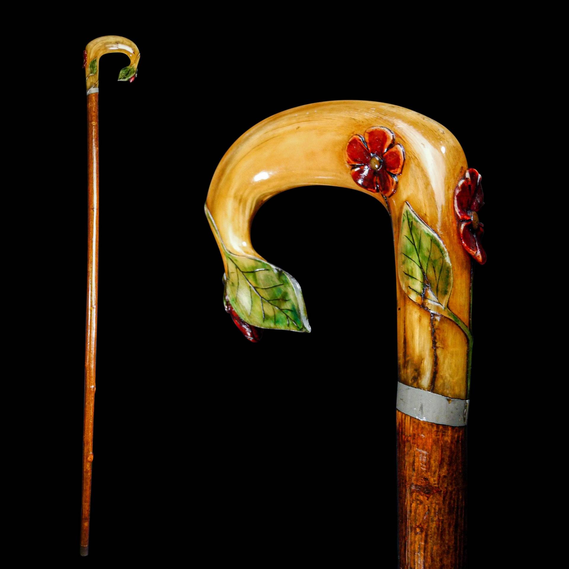 Eine Dekorative Geschnitzte Floral Horn Walking Cane C. 20. Jahrhundert von GunildaArms
