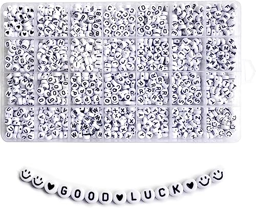 Gxadwzy 1450 Stück Buchstabenperlen 4x7mm Buchstaben A bis Z Herzperlen und Smiley Perlen für Armband Schmuckherstellung von Gxadwzy
