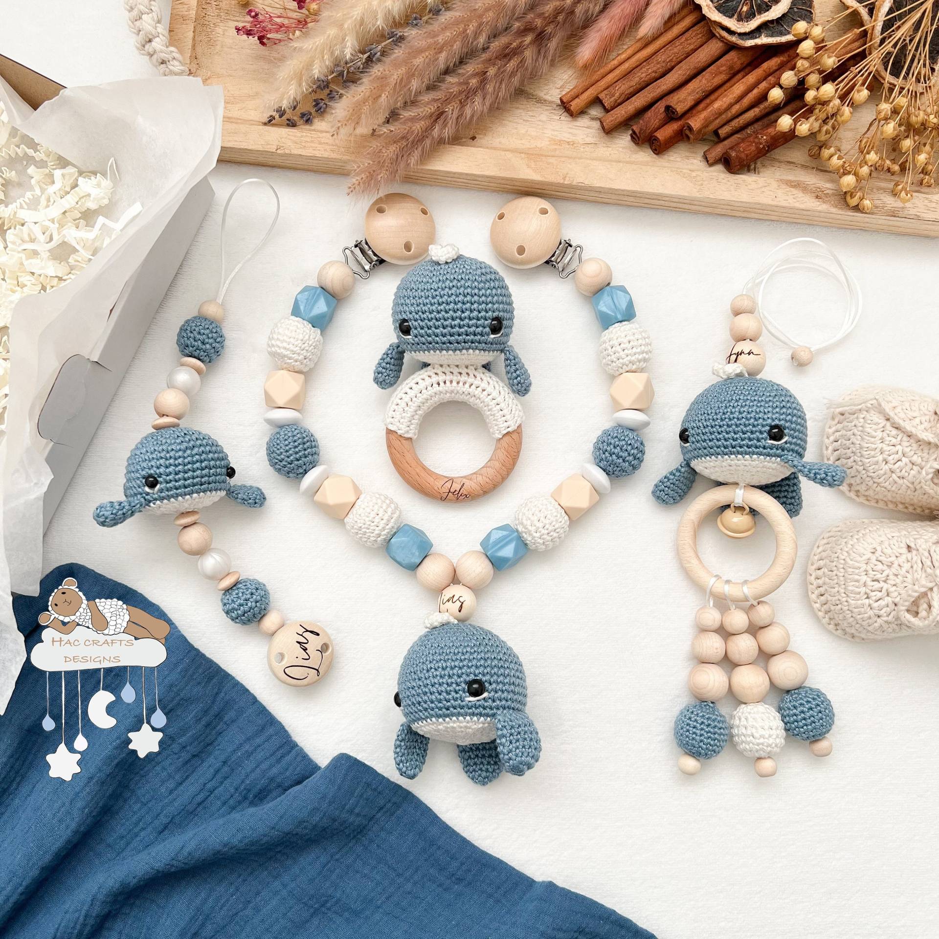 Personalisierbar Wal Blau Sparset Kinderwagenkette Anhänger Schnullerkette Greifspielzeug Babyshower Taufe Geburtsgeschenk Personalisierbar Wal Blau Sparset Kinderwagenkette Anhänger Schnullerkette Greifspielzeug Babyshower Taufe Geburtsgeschenk von HACCraftsLittle
