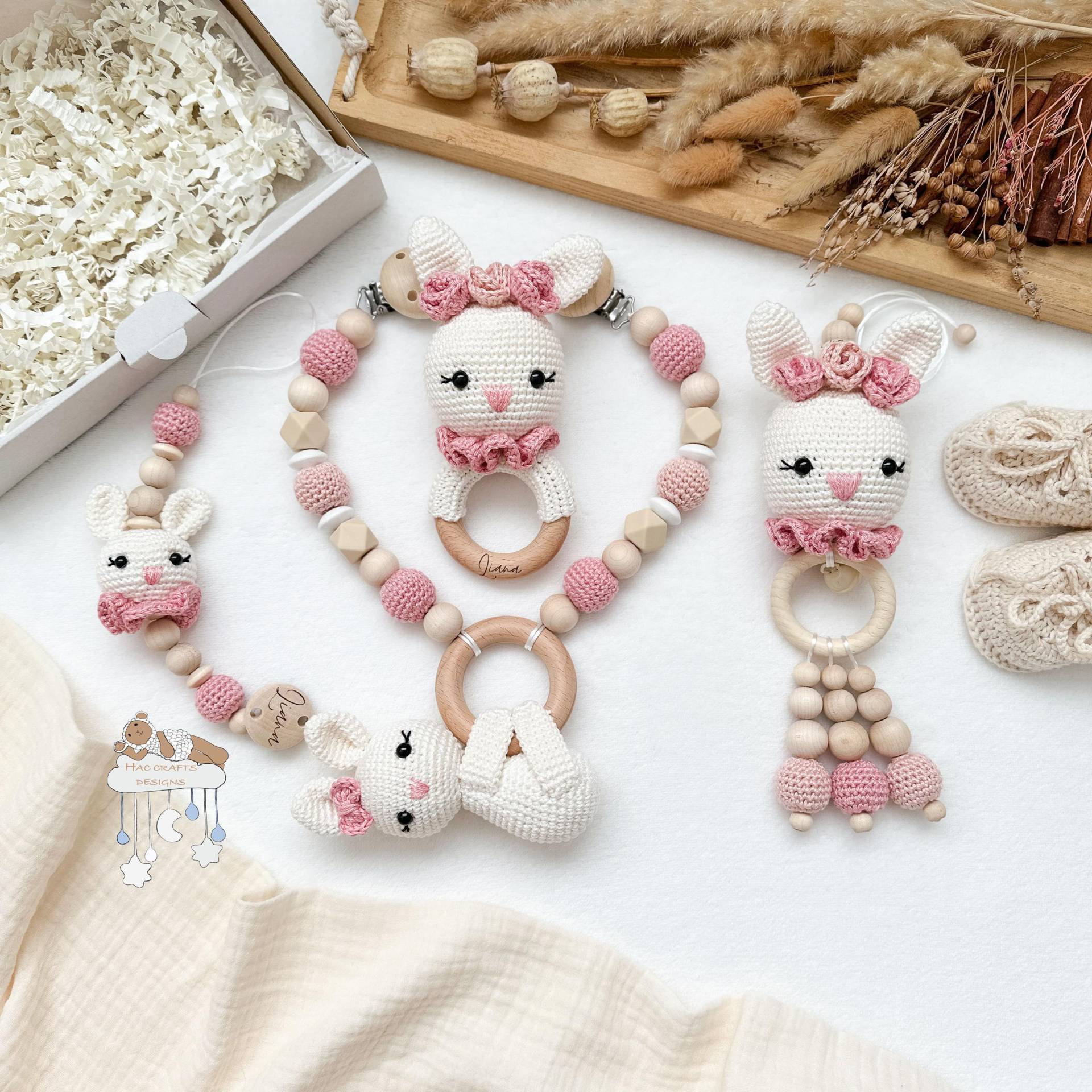 Personalisiert Hase Creme Und Rosa Sparset Kinderwagenkette Anhänger Greifring Schnullerkette Babyshower Taufe Geburtsgeschenk Mit Gravur Personalisiert Hase Creme Und Rosa Sparset Kinderwagenkette Anhänger Greifring Schnullerkette Babyshower Taufe Geburtsgeschenk Mit Gravur von HACCraftsLittle