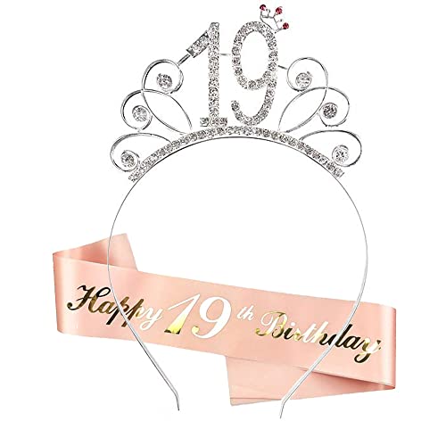 HCRXVV 19.Geburtstagskrone Schärpe Junggesellinnenabschied Set für 19 jahre Geburtstag Mädchen Deko,Kristall Kronen Haar-Zusätze Roségold Geschenk für Birthday Girl Kinder Frau Erwachsene HCRXVV 19.Geburtstagskrone Schärpe Junggesellinnenabschied Set für 19 jahre Geburtstag Mädchen Deko,Kristall Kronen Haar-Zusätze Roségold Geschenk für Birthday Girl Kinder Frau Erwachsene von HCRXVV