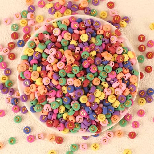 HERZONE 1000pcs buchstabenperlen zum Auffädeln Acryl Alphabet Perlen Mix A-Z Perlen für die Schmuckherstellung DIY Halskette Armband Schlüsselbund (D) von HERZONE