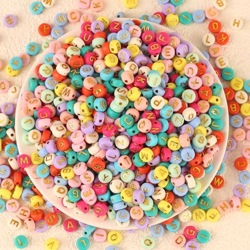 HERZONE 1000pcs bunt buchstabenperlen zum Auffädeln Acryl Alphabet Perlen Mix A-Z gold Perlen für die Schmuckherstellung DIY Halskette Armband Schlüsselbund (A) von HERZONE