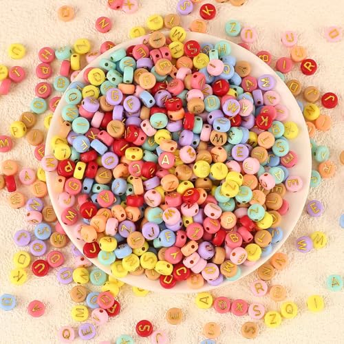 HERZONE 1000pcs bunt buchstabenperlen zum Auffädeln Acryl Alphabet Perlen Mix A-Z gold Perlen für die Schmuckherstellung DIY Halskette Armband Schlüsselbund (C) von HERZONE