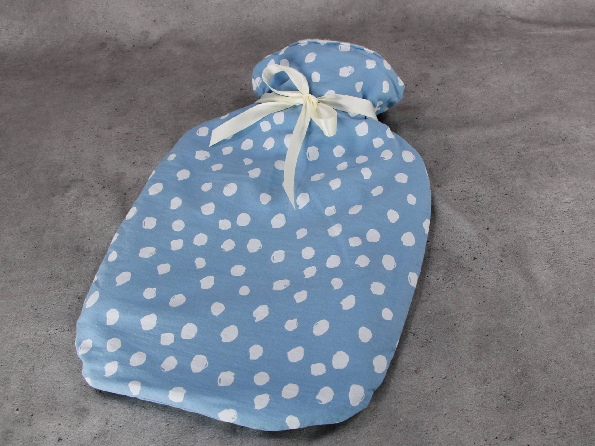 Wärmflaschenbezug, Hellblau Mit Großen Weißen Punkten Wärmflaschenbezug, Hellblau Mit Großen Weißen Punkten von HKModeHandmade