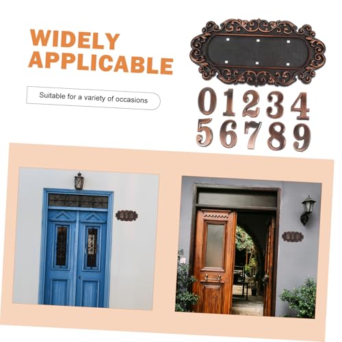 HOLIDYOYO Vintage Türschild aus Langlebigem Material Europäischer Stil Wetterfestes Hausnummernschild mit Eleganter Gravur Sichtbar für Haus und Villa Zahlen Inklusive HOLIDYOYO Vintage Türschild aus Langlebigem Material Europäischer Stil Wetterfestes Hausnummernschild mit Eleganter Gravur Sichtbar für Haus und Villa Zahlen Inklusive von HOLIDYOYO