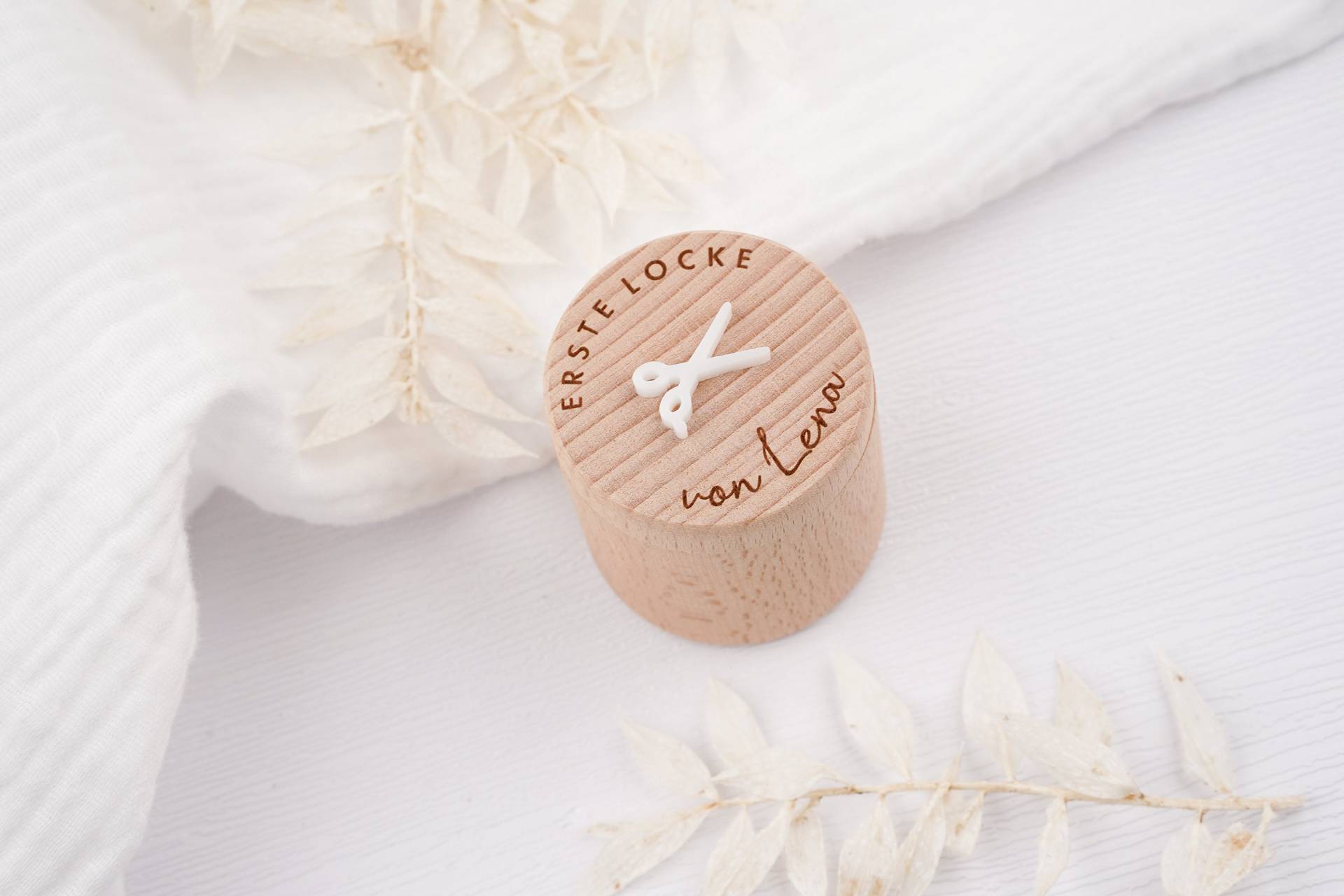 Holzdose Für Die Erste Locke Mit Gummidichtung | Aufbewahrung Geschenkidee Baby Personalisiert Holzdose Für Die Erste Locke Mit Gummidichtung | Aufbewahrung Geschenkidee Baby Personalisiert von HOLZKINO