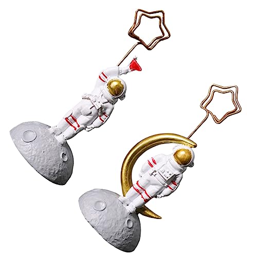 HOMSFOU 1 Satz Teiliges Astronauten Tischdekoration Kreative Resin Ornamente Für Schreibtisch Als Kartenhalter Oder Foto Clip Zufällige Farben Goldene Astronauten 2 Stück von HOMSFOU