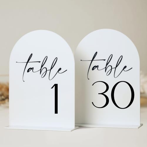 White Arch Acryl-Tischnummern mit Ständer 1–30, 12,7 x 17,8 cm, weißes gewölbtes Acrylschild und Acryl-Basis, Acrylbogen Tischnummern für Tafelaufsatz, Hochzeitsempfang (weißer Bogen von HOODO