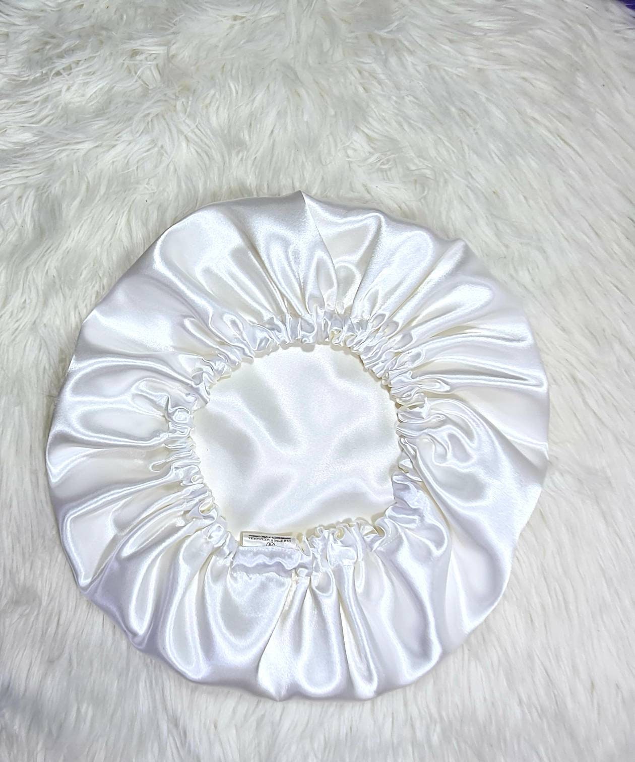 Weiße Satin-Haarhaube | Nachtschlaf, Schützende Frisur, Geschenk Für Hochzeit von HTCollections