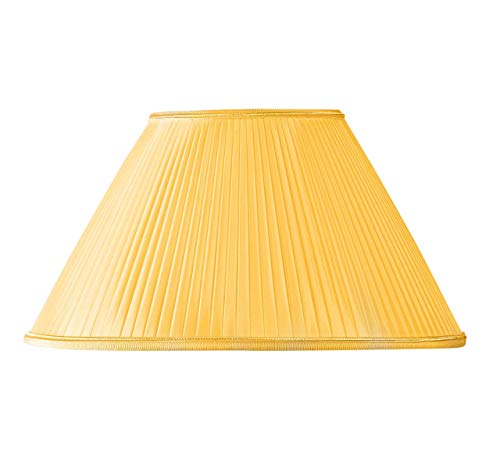 Lampenschirm in viktorianischer Form, Ø 55 x 23 x 33 (Handgefaltet) goldfarben von HUGUES RAMBERT