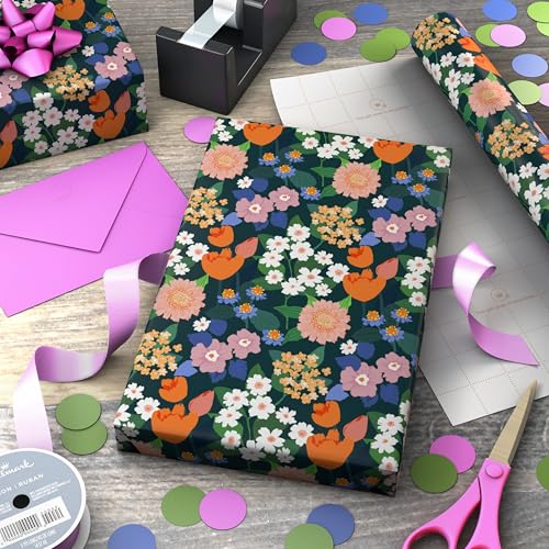 Hallmark Geschenkpapier mit Schnittlinien auf der Rückseite (1 Mini-Rolle: 44,5 cm breit x 27,4 m lang; 40 m²) Niedliche Blumen für Geburtstage, Muttertag, Brautpartys von Hallmark