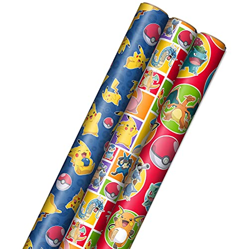 Hallmark Pokémon Geschenkpapier mit Cutlines auf der Rückseite (3 Rollen: 60 m² Ttl) mit Pikachu, Charmander, Bulbasaur für Geburtstage, Kinderpartys, Gamer, Weihnachtsgeschenke von Hallmark