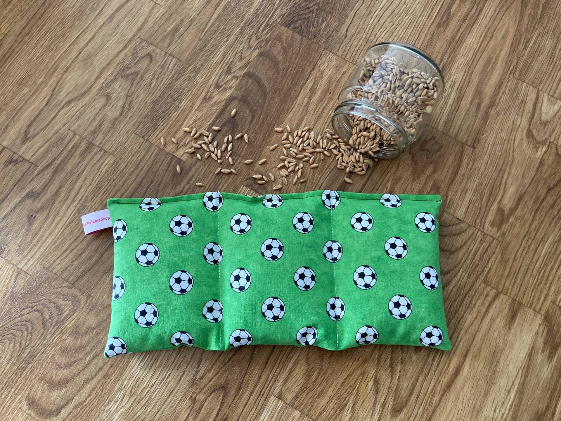 Bio Dinkel Körnerkissen "Fußball" | 3, 4 Oder 5 Kammern Bio Dinkel Körnerkissen "Fußball" | 3, 4 Oder 5 Kammern von HandmadeMelanieShop
