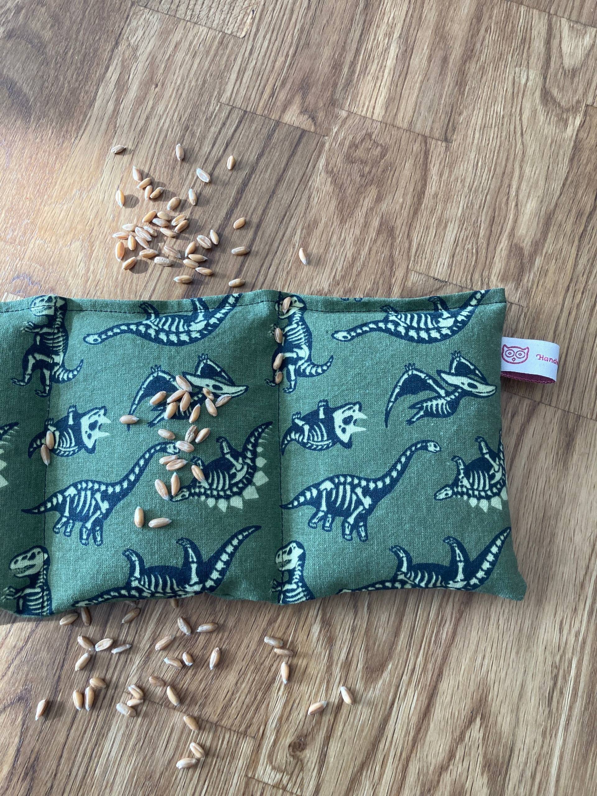 Dino Bio Dinkel Körnerkissen "Dinosaurier"| 3, 4 Oder 5 Kammern | Kids - Perfektes, Nachhaltiges Nikolaus Weihnachtsgeschenk Dino Bio Dinkel Körnerkissen "Dinosaurier"| 3, 4 Oder 5 Kammern | Kids - Perfektes, Nachhaltiges Nikolaus Weihnachtsgeschenk von HandmadeMelanieShop
