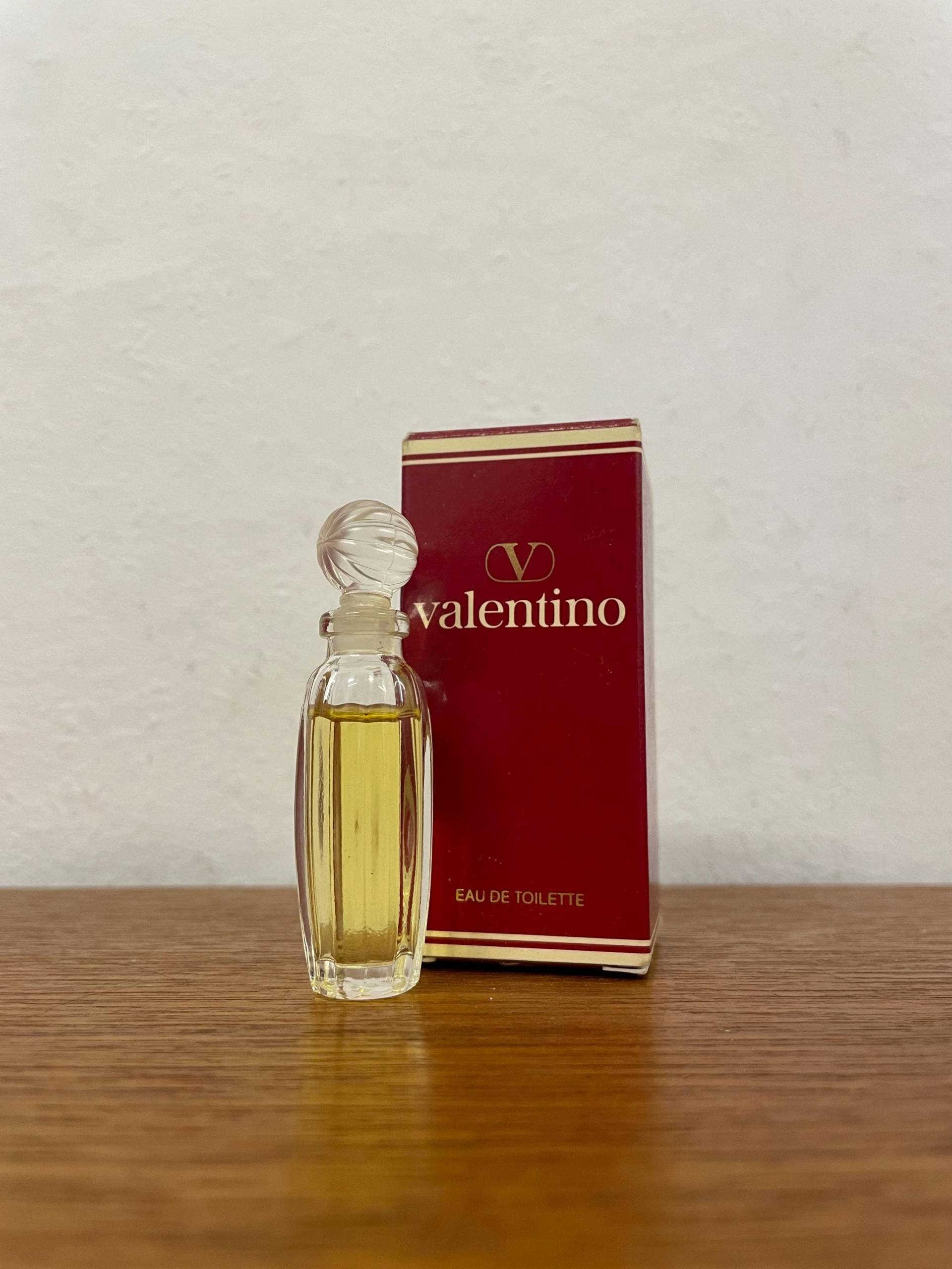 Mini Vintage 1985 Valentino Parfum Eau De Toilette Miniatur Flakon Mit Ovp Duft Mini Vintage 1985 Valentino Parfum Eau De Toilette Miniatur Flakon Mit Ovp Duft von HannoverVintagestore
