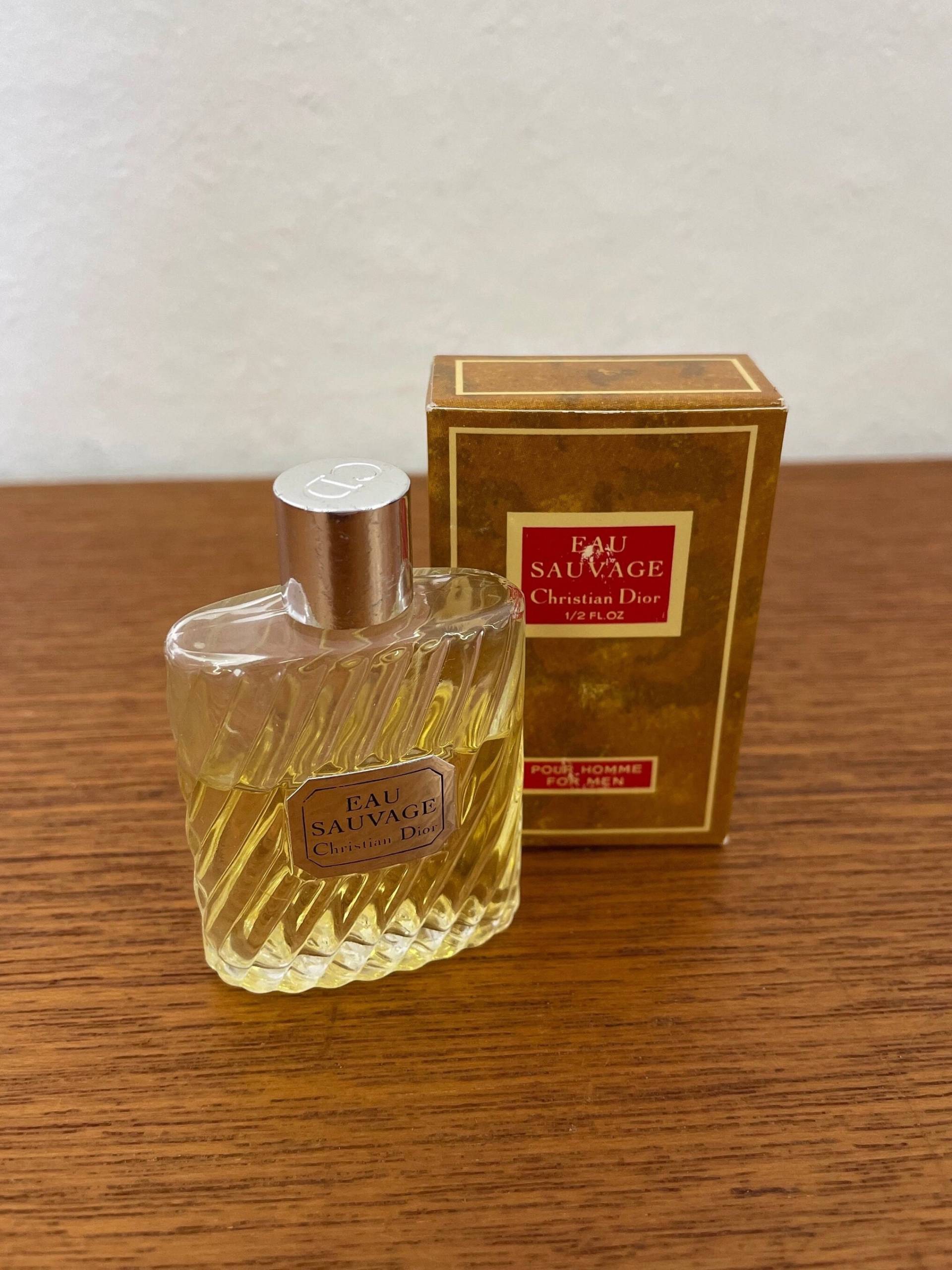 Mini Vintage Christian Dior Eau Sauvage Parfum Duft Miniatur Flakon Mit Ovp Mini Vintage Christian Dior Eau Sauvage Parfum Duft Miniatur Flakon Mit Ovp von HannoverVintagestore