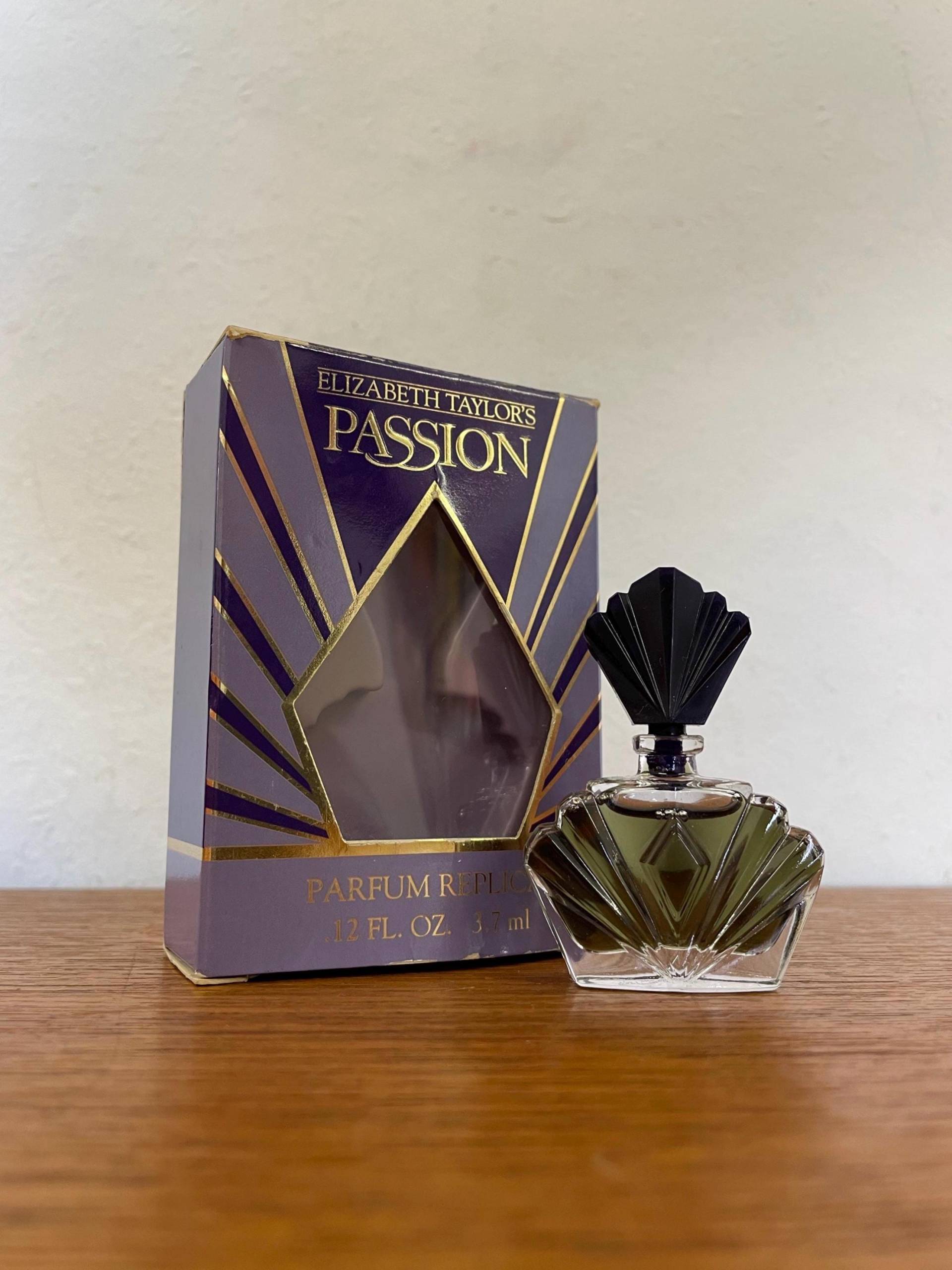 Mini Vintage Elizabeth Taylor Passion Parfum Eau De 3, 7Ml Miniatur Flakon Mit Ovp Duft Mini Vintage Elizabeth Taylor Passion Parfum Eau De 3, 7Ml Miniatur Flakon Mit Ovp Duft von HannoverVintagestore