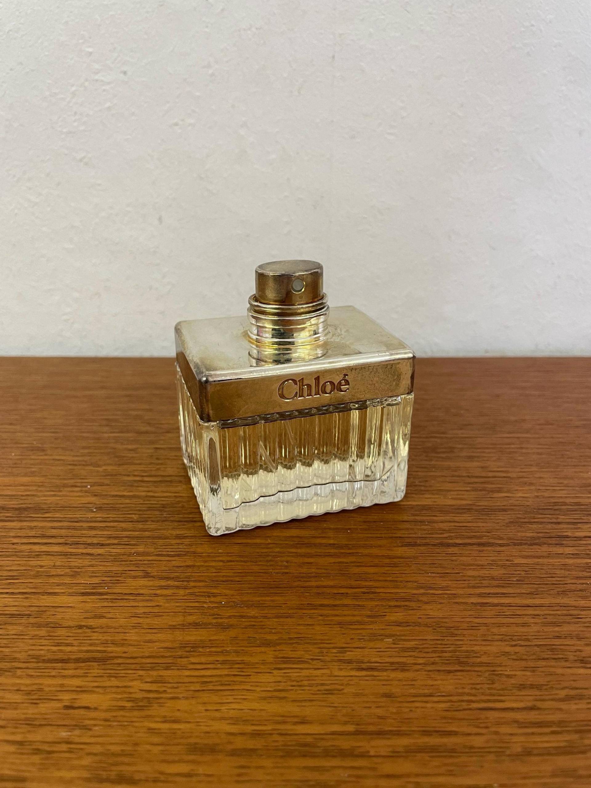 Vintage Chloé Parfum Eau De 50Ml Flakon Mit Silber Duft Vintage Chloé Parfum Eau De 50Ml Flakon Mit Silber Duft von HannoverVintagestore
