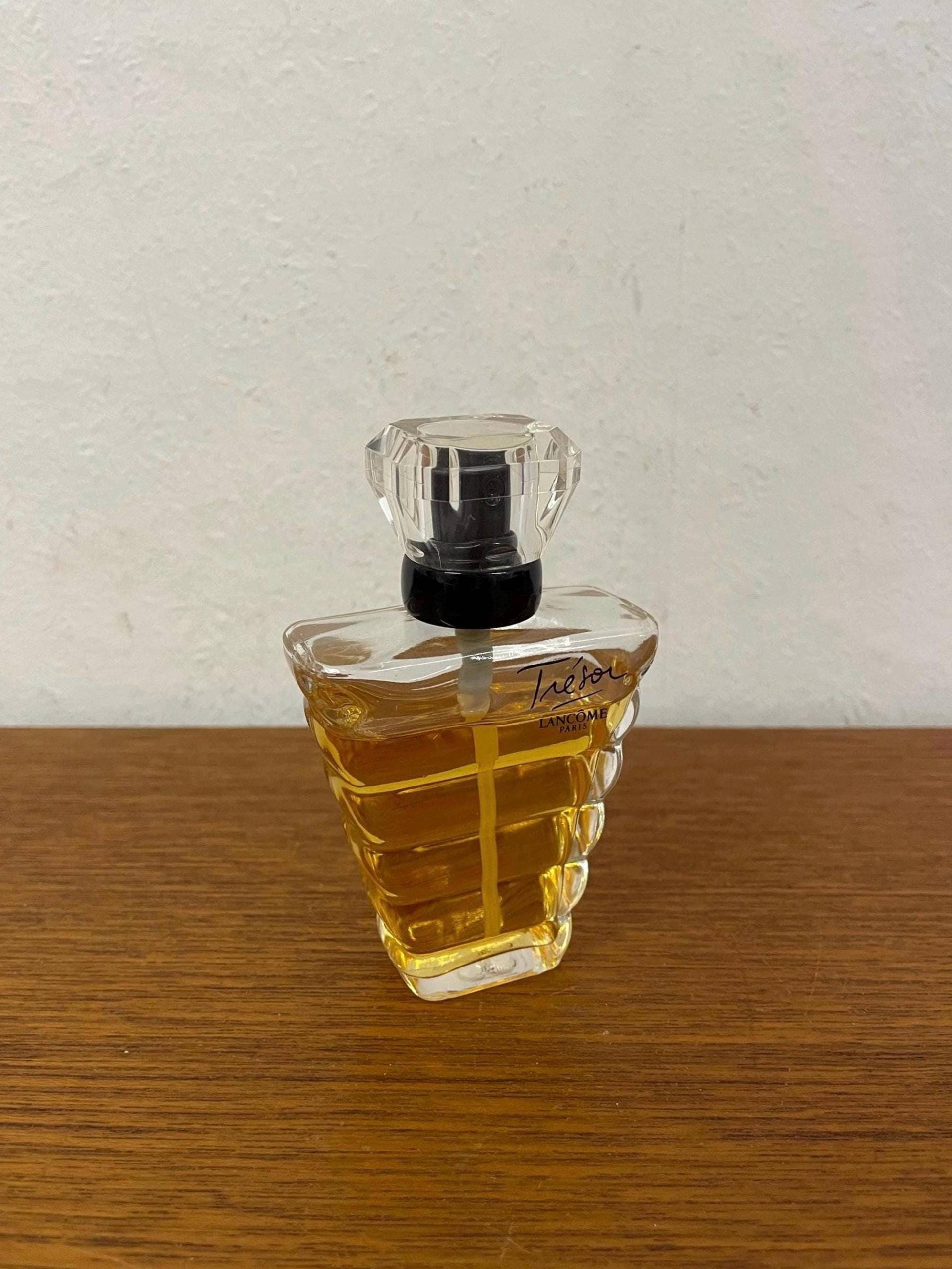 Vintage Lancôme Paris Trésor Parfum Eau De Flakon Duft Vintage Lancôme Paris Trésor Parfum Eau De Flakon Duft von HannoverVintagestore