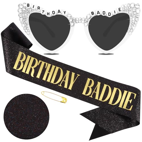 Geburtstags-Baddie-Schärpe und Sonnenbrille für Frauen, "Birthday BADDIE" Schärpe mit Goldfolie für Mädchen, Happy Funny Birthday Decorations Baddie Zubehör für Frauen Männer Party Favors Supplies Geburtstags-Baddie-Schärpe und Sonnenbrille für Frauen, "Birthday BADDIE" Schärpe mit Goldfolie für Mädchen, Happy Funny Birthday Decorations Baddie Zubehör für Frauen Männer Party Favors Supplies von Hapdoo