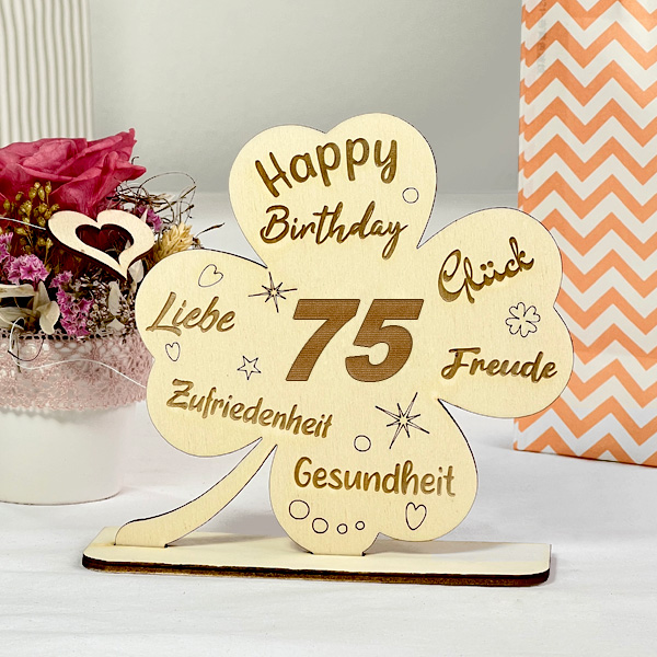Graviertes Glücks-Kleeblatt zum 75. Geburtstag, Holz als Deko & Geschenk von Happygoods GmbH
