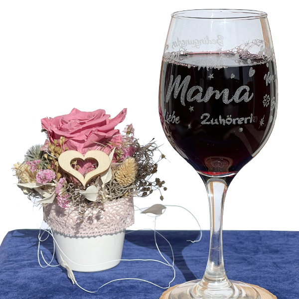 Personalisiertes graviertes Weinglas - Mama mit positiven lieben Worten von Happygoods GmbH