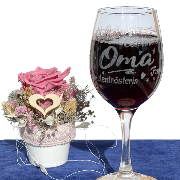 Personalisiertes graviertes Weinglas - Oma mit positiven lieben Worten von Happygoods GmbH