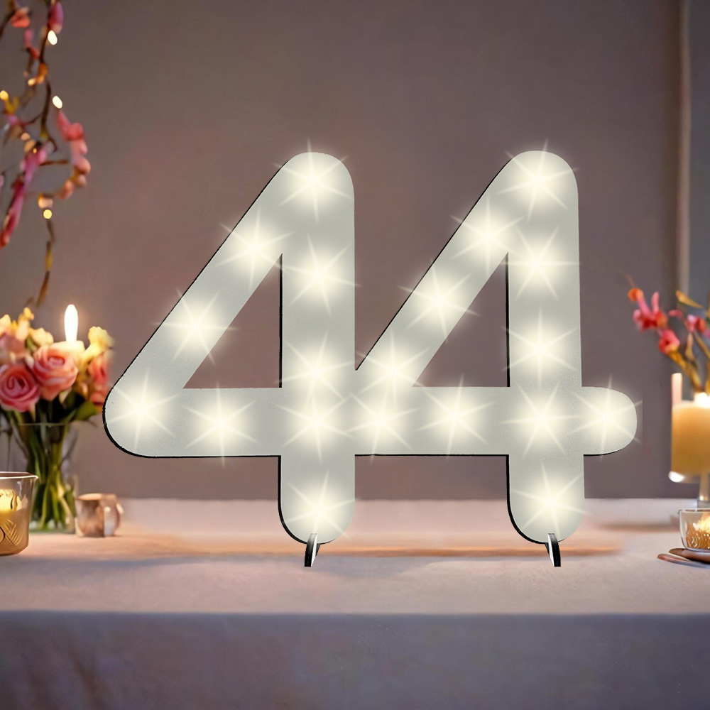XXL Zahl weiß zum 44. Geburtstag, mit 40 LEDs, ca. 70cm x 50cm XXL Zahl weiß zum 44. Geburtstag, mit 40 LEDs, ca. 70cm x 50cm von Happygoods GmbH