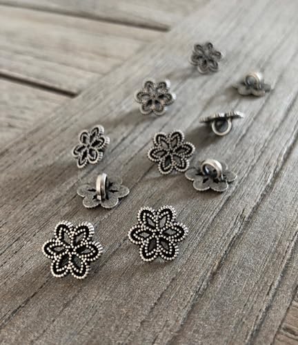 10 Stück zarte und sehr kleine Ösenknöpfe altsilber Blüten Mini Metallknöpfe 11mm von Hartmann-Knöpfe
