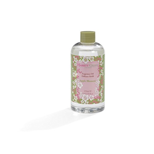 Hassett Green London - Apple Blossom Duftöl Nachfüllung für Raumduft mit Rattan- oder Faserstäbchen - 250ml Flasche für langanhaltenden, natürlichen Duft in Ihrem Zuhause Hassett Green London - Apple Blossom Duftöl Nachfüllung für Raumduft mit Rattan- oder Faserstäbchen - 250ml Flasche für langanhaltenden, natürlichen Duft in Ihrem Zuhause von Hassett Green London