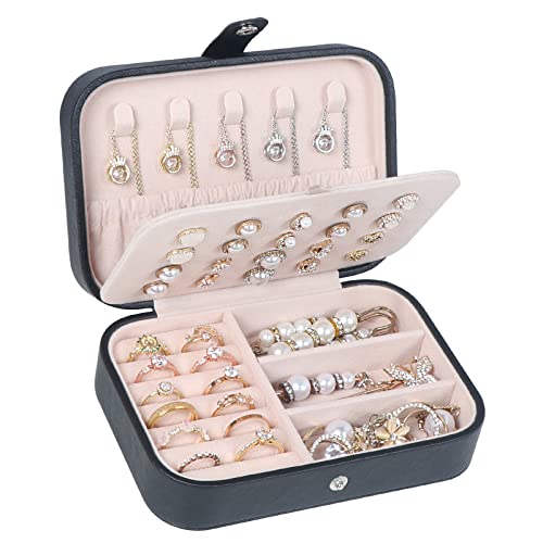 Kleine Schmuckschatulle, doppellagig, Reise-Schmuck-Organizer für Frauen und Mädchen, PU-Leder, tragbar, Mini-Reise-Etui, Präsentationsständer, Halsketten, Armbänder – Schwarz Kleine Schmuckschatulle, doppellagig, Reise-Schmuck-Organizer für Frauen und Mädchen, PU-Leder, tragbar, Mini-Reise-Etui, Präsentationsständer, Halsketten, Armbänder – Schwarz von Hatori