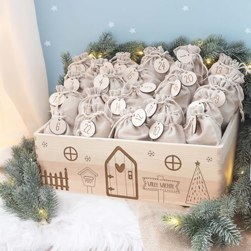 Personalisierte Adventskiste - Adventskalender aus Holz mit Namen - Gravur Kalender DIY - Weihnachtskalender für Kinder - hello mini (Wichtel Gravur) von hellomini