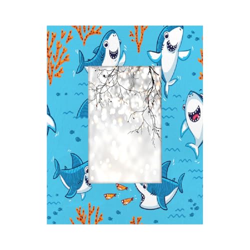 Bilderrahmen für Tischplatte, Cartoon-Hai, Ozean, Tier, Holz-Bilderrahmen zum Aufhängen an der Wand, Familie, Freunde, Hochzeitsgeschenk, 10,2 x 15,2 cm Bilderrahmen für Tischplatte, Cartoon-Hai, Ozean, Tier, Holz-Bilderrahmen zum Aufhängen an der Wand, Familie, Freunde, Hochzeitsgeschenk, 10,2 x 15,2 cm von Helhappy