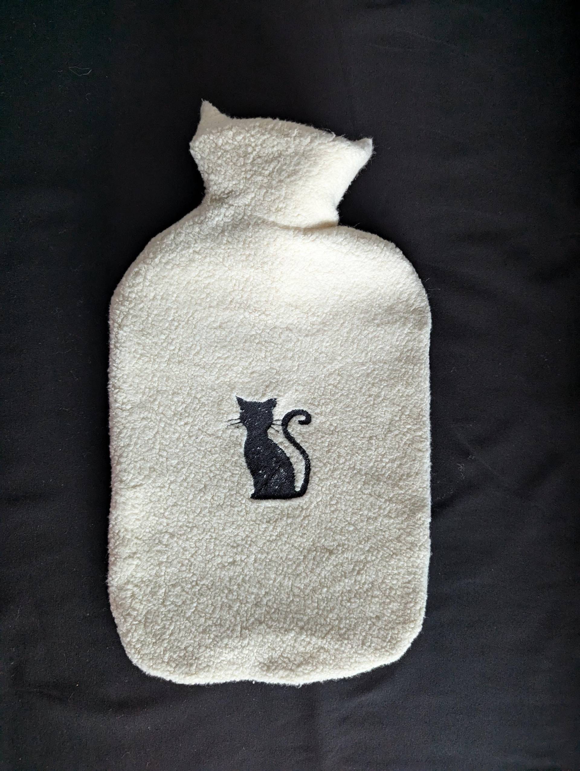 Wärmflasche Kba-Baumwollplüsch Naturweiß Mit Stickerei Katze Wärmflasche Kba-Baumwollplüsch Naturweiß Mit Stickerei Katze von HerzensKleiderStoffe