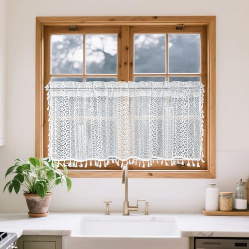 HiSnug Lace Sheer Curtain Weiß Boho Vorhang Kurzgardine Bistrogardine im Bauernhaus-Stil mit Stabtasche, Spitze Häkelgardine Kurzstore Gardine Mit Quasten, H60 x B120 cm - 1 Stück HiSnug Lace Sheer Curtain Weiß Boho Vorhang Kurzgardine Bistrogardine im Bauernhaus-Stil mit Stabtasche, Spitze Häkelgardine Kurzstore Gardine Mit Quasten, H60 x B120 cm - 1 Stück von HiSnug