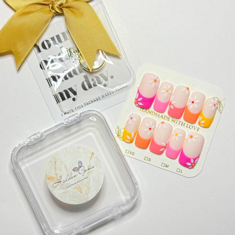 Geprägte Blumen & Bunte Spitze Drücken Sie Die Nägel | Falsche Luxus Bestseller Bester Nagel-Shop Trending von HiddenGemsNailShop