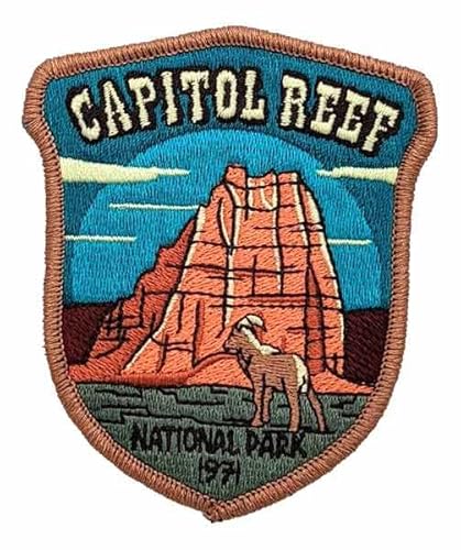 Hike and Draw Capitol Reef National Park Aufnäher zum Aufbügeln, blau, 8,9 cm H x 7,5 cm B von Hike and Draw