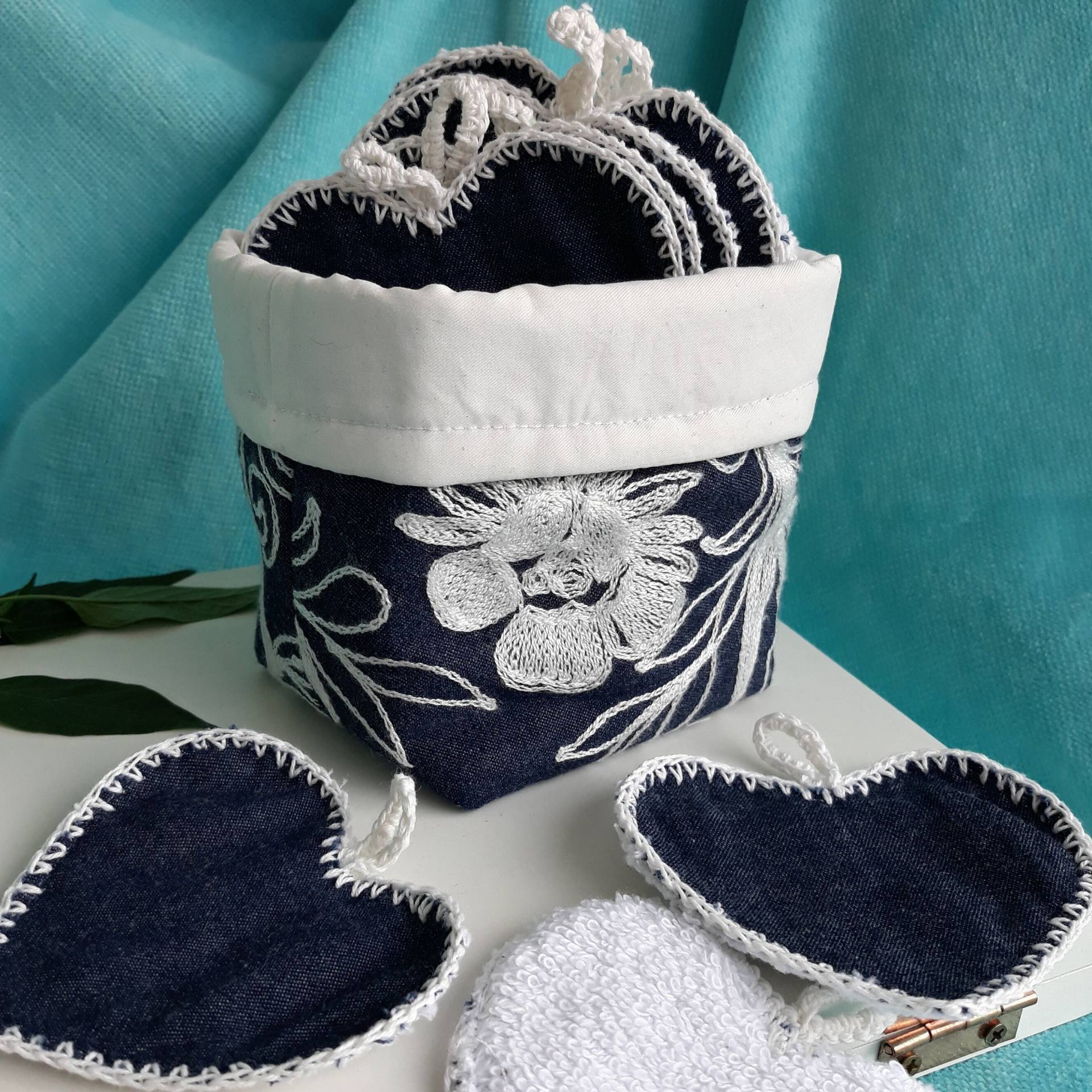 Umweltfreundliches Selbstpflege Geschenkset 10 Wiederverwendbare Gesichtspads, Bestickter Boho-Denim-Korb, Nachhaltige Hautpflege Umweltfreundliches Selbstpflege Geschenkset 10 Wiederverwendbare Gesichtspads, Bestickter Boho-Denim-Korb, Nachhaltige Hautpflege von HobaStyleUA