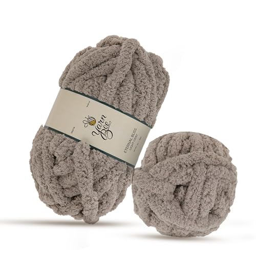 Yarn Bee Jumbo-Garn zum Häkeln und Stricken, weicher Garnknäuel, 28 Meter aus 100 % Polyestergarn zum Häkeln von Decken, Hüten und mehr, DIY-Zubehör Yarn Bee Jumbo-Garn zum Häkeln und Stricken, weicher Garnknäuel, 28 Meter aus 100 % Polyestergarn zum Häkeln von Decken, Hüten und mehr, DIY-Zubehör von Hobby Lobby