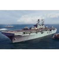USS Bataan LHD-5 USS Bataan LHD-5 von HobbyBoss